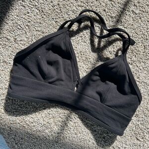 S Lululemon V-Neck Strappy Sports Bra